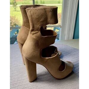 Steve Madden Tawnie Tan Suade Caged Heels Size 8M 4.5 “ heels Zipper sku 413